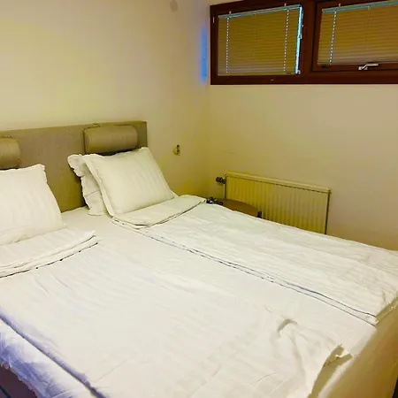 Villa Cozy With Garden In - Two Double Beds *