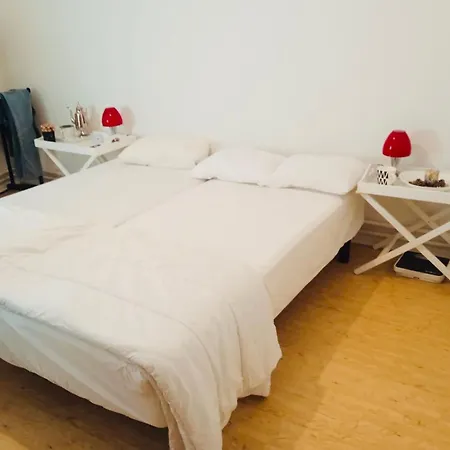 Villa Cozy With Garden In - Two Double Beds